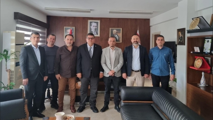 Kamuda örgütlü altı sendika, ek mesai ödemeleri konusunda Maliye Bakanlığı ile uzlaşı sağlandığını açıkladı