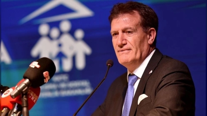 Arıklı: “Siber zorbalık sadece çocuklar için değil gençler, aileler ve yetişkinler için de büyük tehlikeler içeriyor”