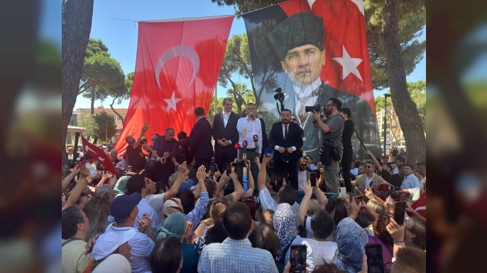 CHP Grup Başkanı Özel: "Biz partimizdeyiz ama yeni bir yürüyüşün, yeni bir yaklaşımın içindeyiz"
