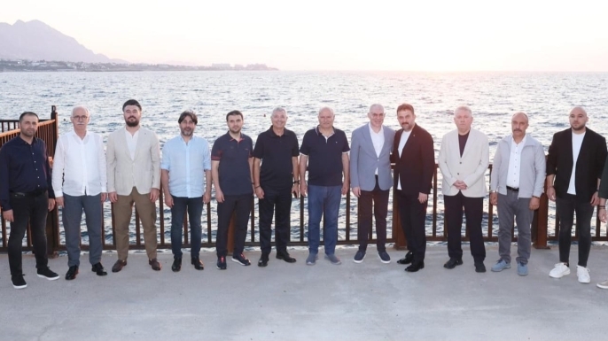 KKTC'de temaslarda bulunan ATO heyetinden KTSO'ya ziyaret...