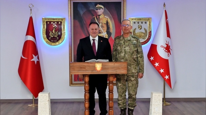 Meclis Başkanı Öztürkler, Korgeneral Topaloğlu’nu ziyaret etti