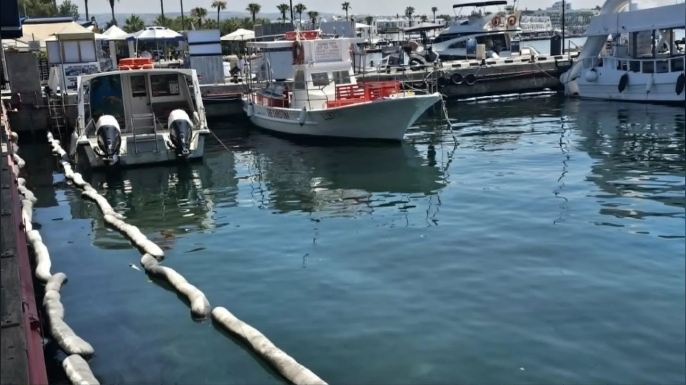 Baf limanında ciddi mazot ve sıvı atık kirliliği yaşanıyor