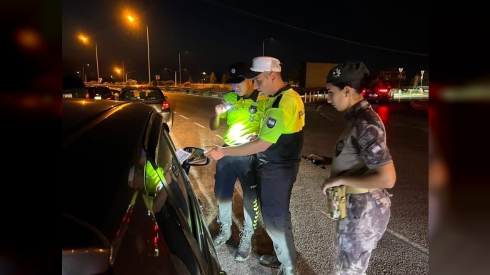 Polis'ten üç ilçede asayiş ve trafik denetimi