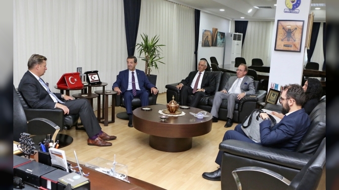 Dışişleri Bakanı Ertuğruloğlu, Alman Milletvekili Krah’ı kabul etti