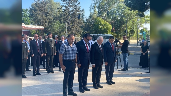 19 Eylül Gaziler Günü nedeniyle Lefkoşa Atatürk Anıtı önünde tören düzenlendi