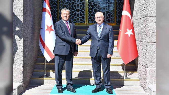 Başbakan Üstel Ankara'daki temaslarını sürdürüyor