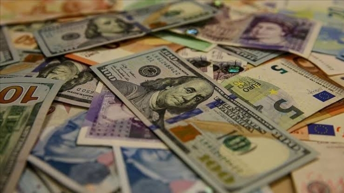 Döviz piyasasında günün ilk rakamları belli oldu