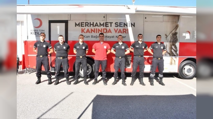 İtfaiye ve polis mensupları kan bağışı yaptı
