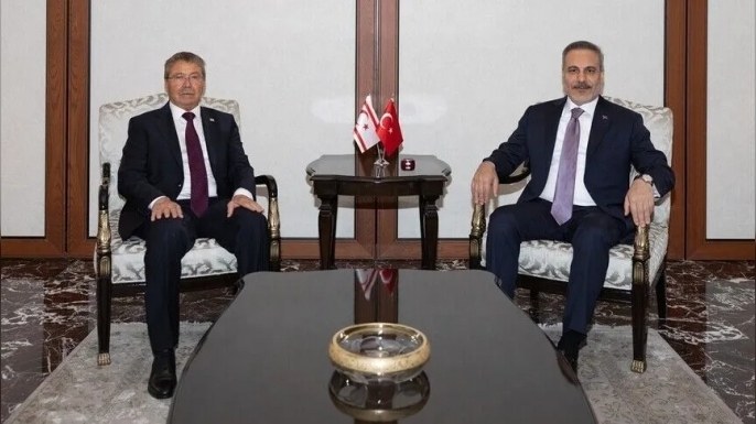 Üstel, Ankara'da Hakan Fidan ile görüştü