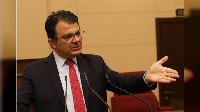 "Akansoy: Gazetecilere yönelik saldırı, basın özgürlüğüne saldırıdır."