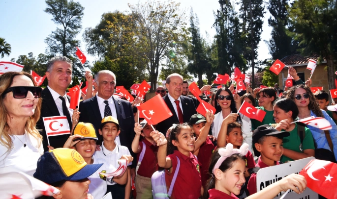 23 Nisan Ulusal Egemenlik ve Çocuk Bayramı kutlamaları çerçevesinde Lefkoşa’da kortej düzenlendi