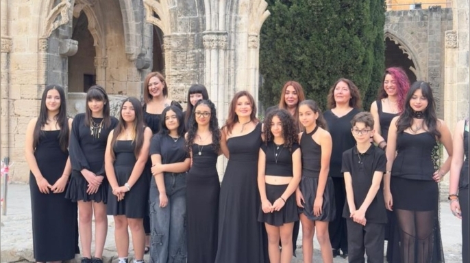 4’üncü 19 Mayıs Karma Sergisi, Bellapais Manastırı’nda sanatseverlerle buluştu
