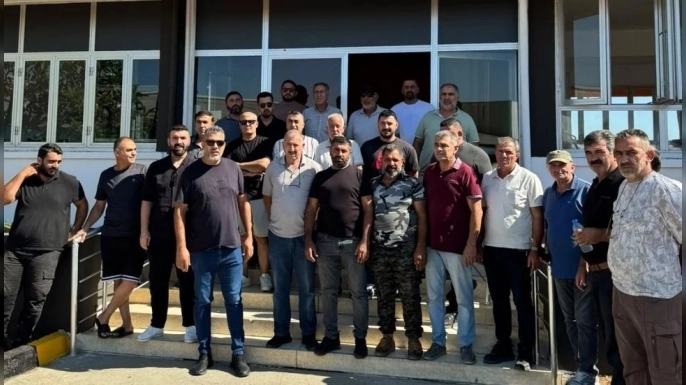 Alacaklarını isteyen kontraktörler bakanlık önünde eylem yaptı