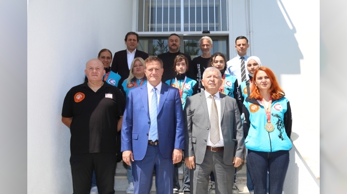 Arıklı: “Uluslararası başarı kazanan sporcularımız ülkemizin pırlantalarıdır”