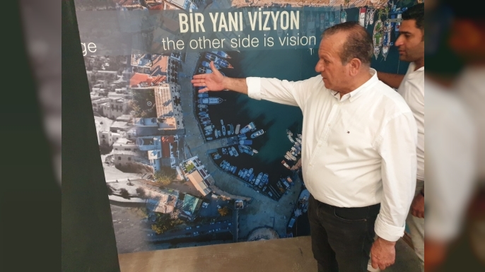 Ataoğlu, Girne Antik Liman girişindeki tarihi Gümrük Binası’nda oluşturulan sergi alanı inceledi