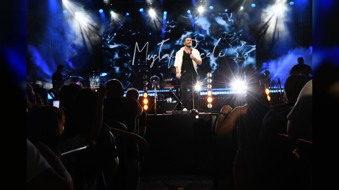 Babutsa Festivali'ne görkemli final: Serdarlı Ceceli'nin şarkılarıyla yankılandı