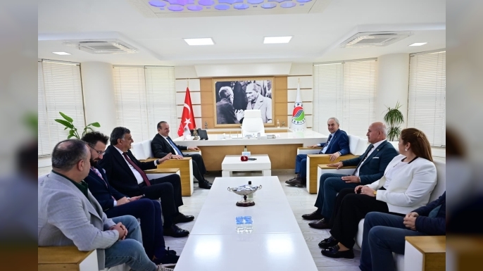 Bakan Ataoğlu Antalya’da Kepez Belediyesi’ni ziyaret etti