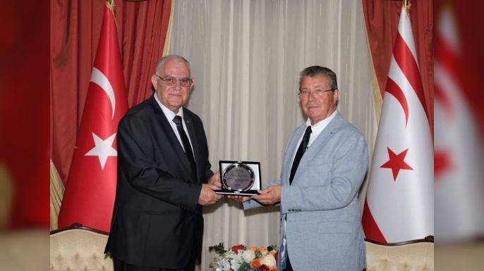 Başbakan Ünal Üstel, Emekli Polisler Derneği'ni kabul etti