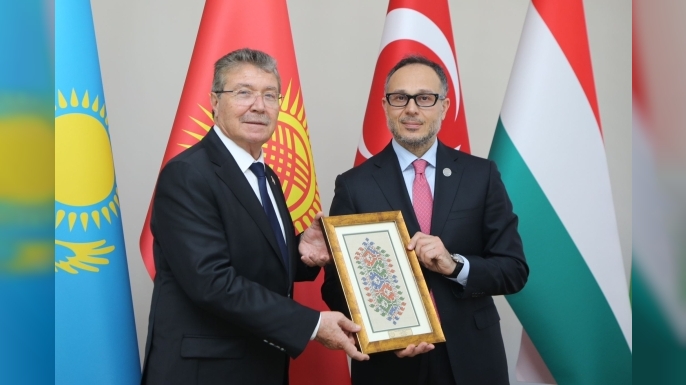Başbakan Ünal Üstel, TÜRKPA Genel Sekreteri Ramil Hasan ile bir araya geldi