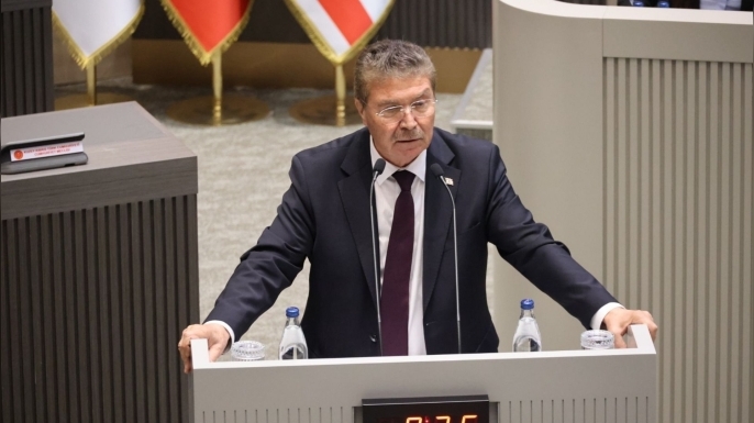 Başbakan Üstel’den Seçim Çağrılarına Yanıt: “Acele Etmeyin, Daha Zamanı Var”