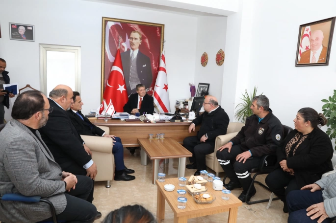 Başbakan Üstel, dolu afeti nedeniyle Erenköy- Karpaz Belediyesi’ni ziyaret etti