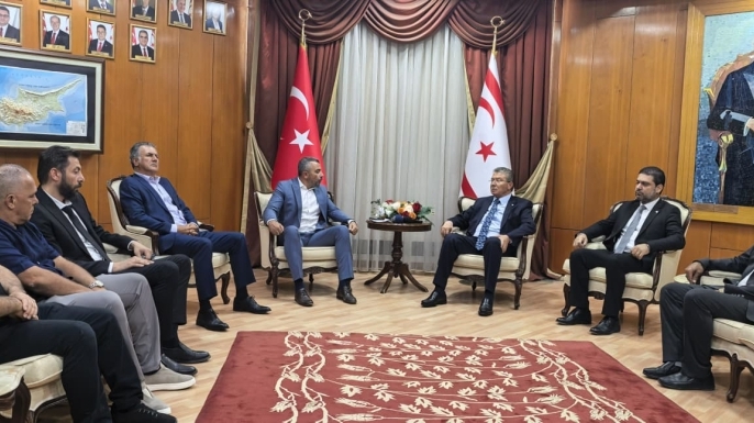 Başbakan Üstel, Hür-İş Federasyonu heyetini kabul etti