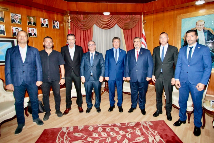 Başbakan Üstel, KKTC Milli Olimpiyat Komitesi’ni kabul etti