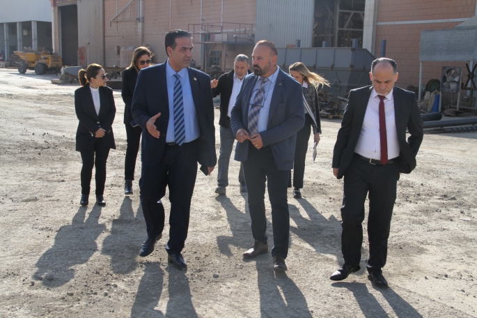Çalışma ve Sosyal Güvenlik Bakanı Gardiyanoğlu yangın çıkan Gürdağ Tuğla Fabrikası'nı ziyaret etti