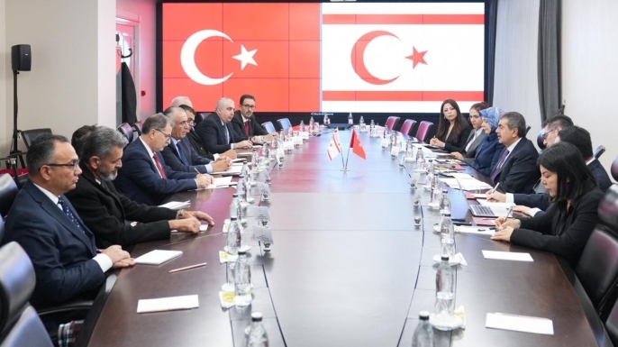 Çavuşoğlu, Türkiye Milli Eğitim Bakanı Yusuf Tekin ile görüştü