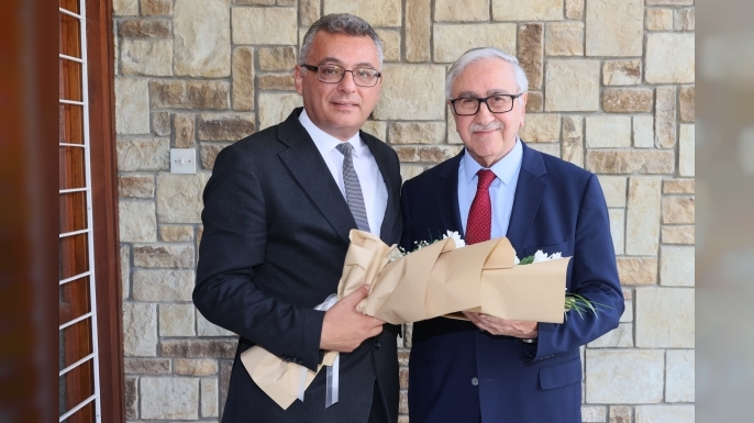 Cumhurbaşkanı Erhürman, eski cumhurbaşkanlarını ziyaret etti.