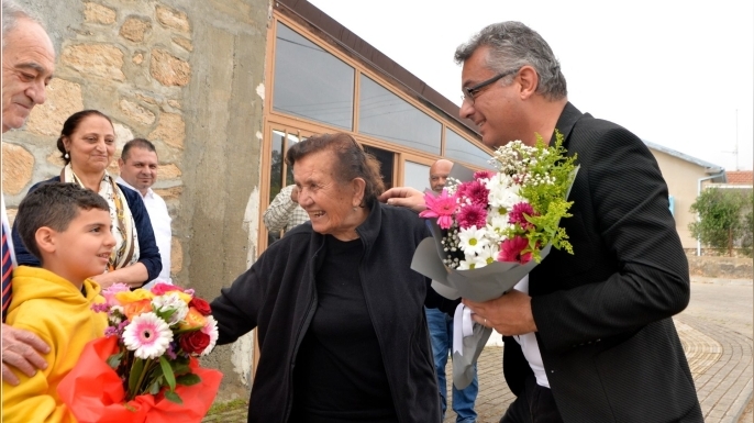Cumhurbaşkanı Erhürman Karapaşa Köyü'nü ziyaret etti