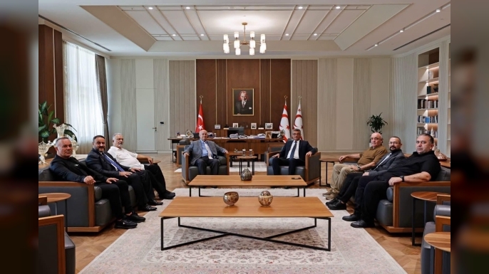 Cumhurbaşkanı Erhürman, Milli Mücadele Vakfı başkanı ve yönetim kurulu üyelerini kabul etti