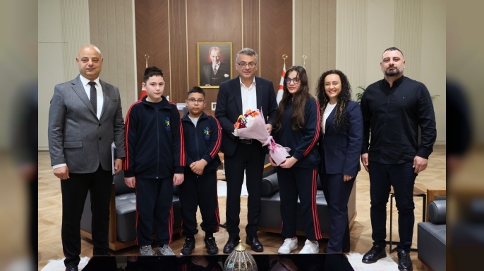 Cumhurbaşkanı Erhürman ÖZEV Özel Eğitim Vakfı heyetini kabul etti