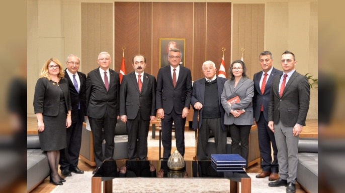Cumhurbaşkanı Erhürman, Yüksel Özgen başkanlığındaki Türk Tarih Kurumu heyetiyle görüştü