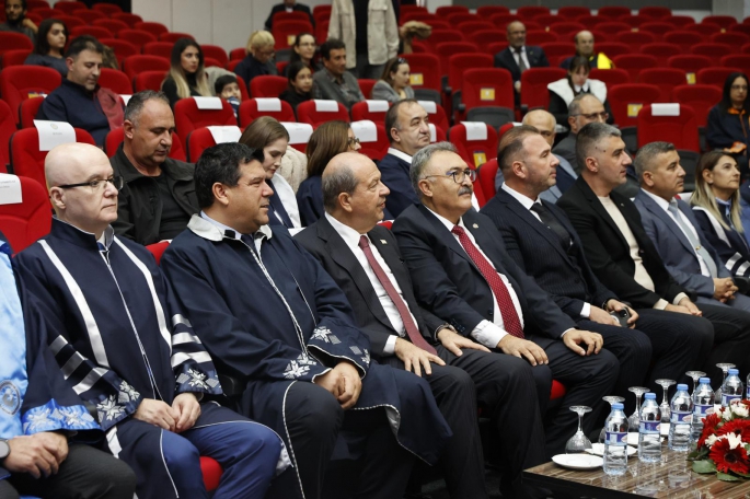 Cumhurbaşkanı Tatar, <span style='background-color:#00FF00;' >DAÜ</span> Akademik Ödül Töreni'ne katıldı