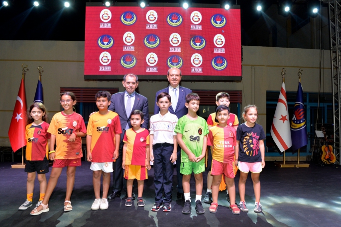 Cumhurbaşkanı Tatar, Galatasaray Spor Kulübü’nün Spor Okulları’nın açılış törenine katıldı