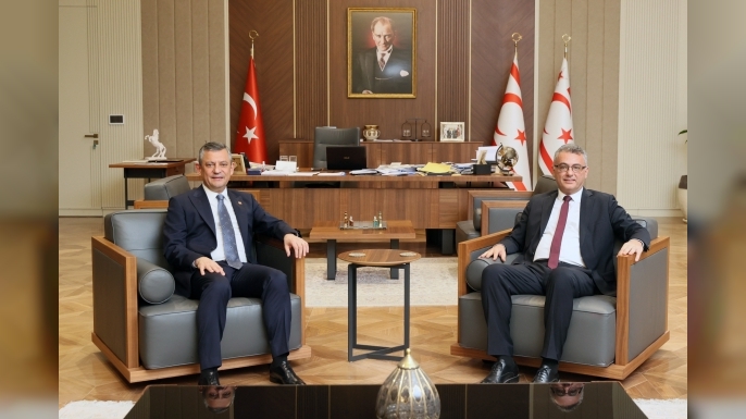 Cumhurbaşkanı Tufan Erhürman, Cumhuriyet Halk Partisi (CHP) Genel Başkanı Özgür Özel'i kabul etti