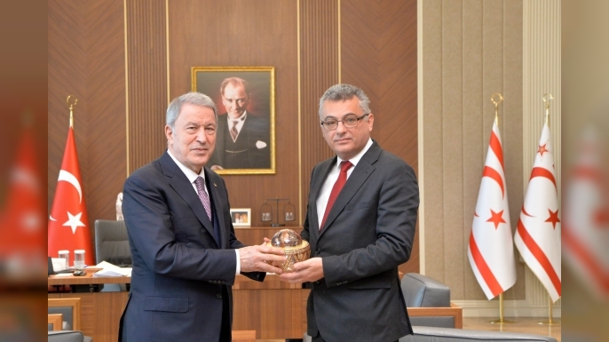Cumhurbaşkanı Tufan Erhürman, TBMM Milli Savunma Komisyonu Başkanı Hulusi Akar’ı kabul etti