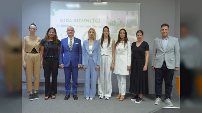 DAÜ’de “Gıda Güvenliğinde En Büyük Tehlike: Yanlış Bilinenler” konulu seminer yapıldı