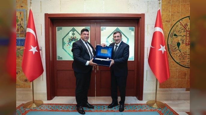 DAÜ Rektörü Kılıç, Türkiye Cumhurbaşkanı Yardımcısı Yılmaz’ı ziyaret etti