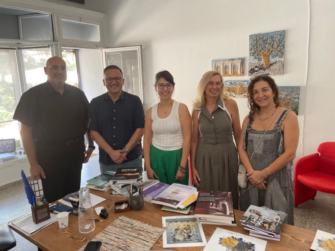 DAÜ Yayınevi’nden Gazimağusa Belediyesi Sonay Adem Kütüphanesi ve Mağusa Kent Müzesi Derneği’ne hediye