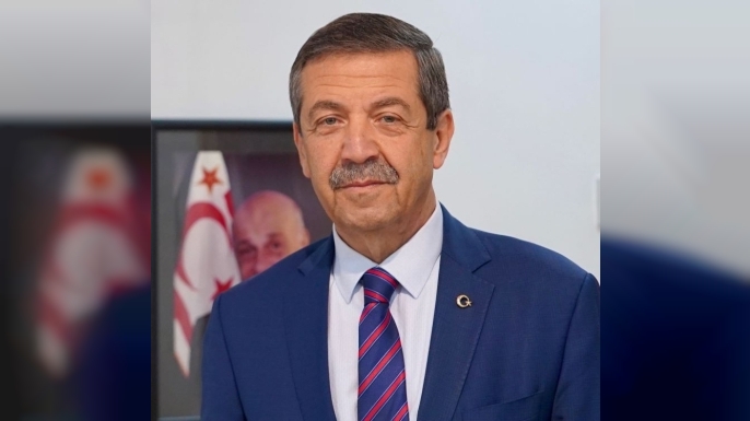Dışişleri Bakanı Ertuğruloğlu Milli Futbol Takımı’nın zaferini kutladı
