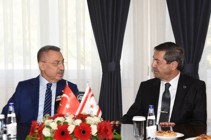 Dışişleri Bakanı Ertuğruloğlu, Oktay Başkanlığındaki TBMM Dışişleri Komisyonu heyeti ile görüştü