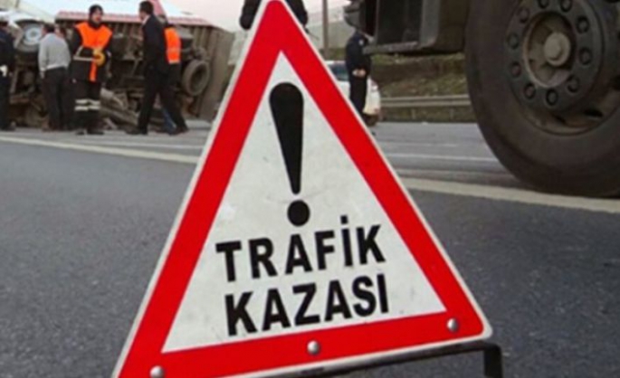 Dörtyol’da kontrolden çıkan araç yan yatarak durabildi