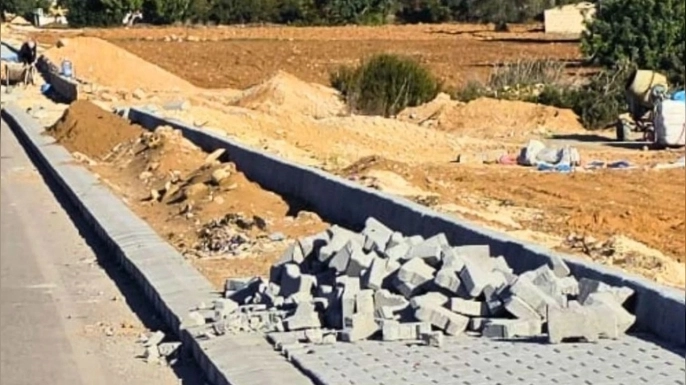 Erenköy-Karpaz Belediyesi köylere kaldırım döşüyor