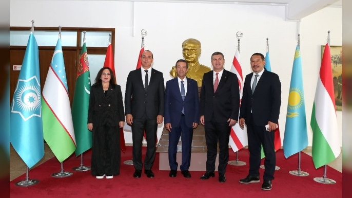 Ertuğruloğlu, Akdeniz Belediyeler Birliği heyetini kabul etti