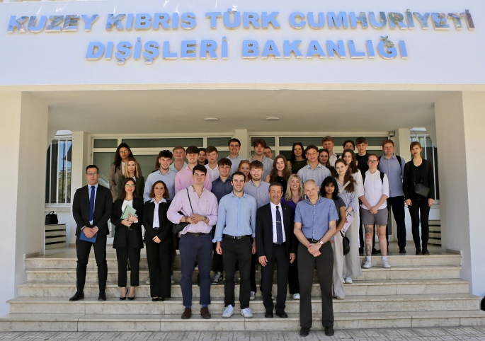 Ertuğruloğlu, Newcastle Üniversitesi ile GAÜ Siyasal Bilimler Fakültesi öğrencilerini ayrı ayrı kabul etti