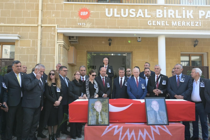 Eski bakan Tuncer Arifoğlu için UBP Genel Merkezi’nde tören düzenlendi