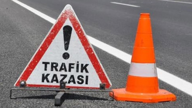 Girne’de meydana gelen kazada araç yan devrildi