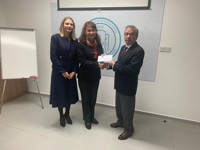 Girne Üniversitesi’nden Yaşlı Hakları Derneği’ne 50 bin TL’lik bağış